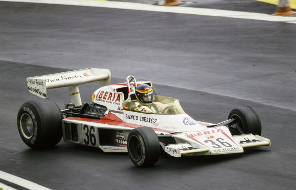 McLaren-Ford-M23B (1977) Emilio de Villota (КЧ22 КК3)