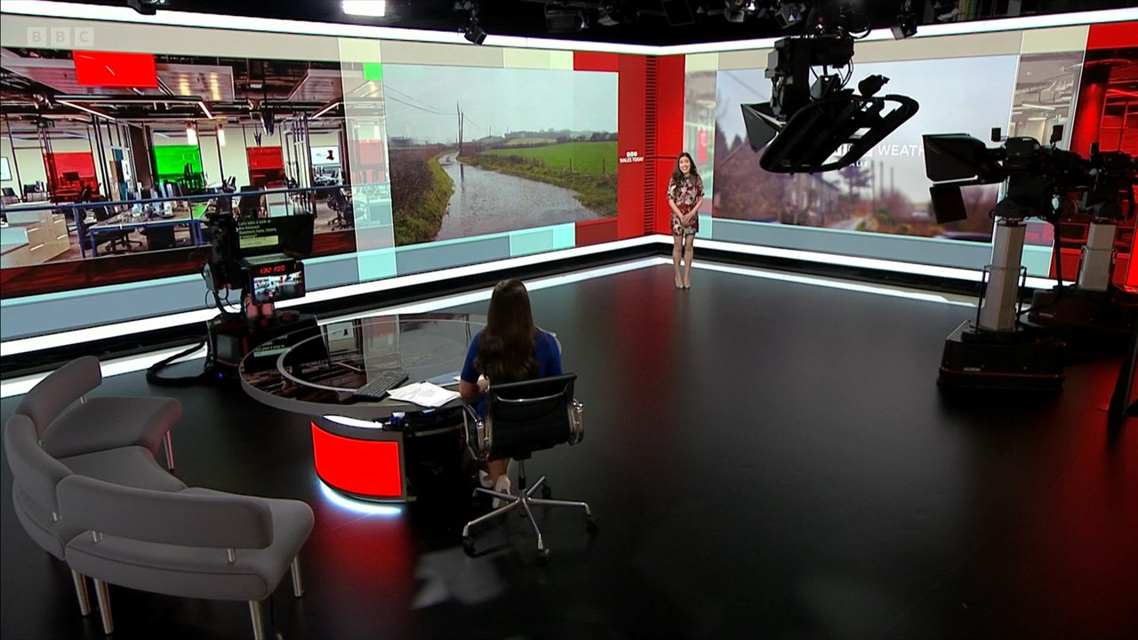 BBC_Wales_Today_Lunchtime_News_-_193._2022-12-27_m001gscb_original.mp4_snapshot_04.55.680