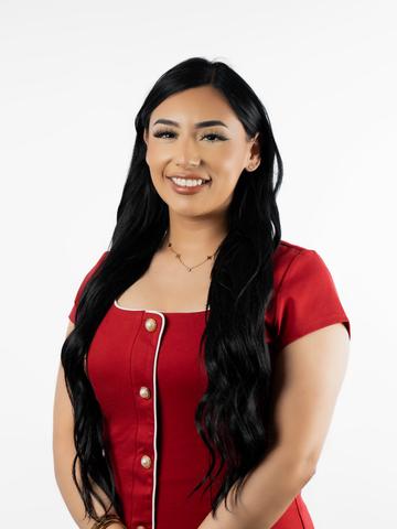 Jen, Producer at Awan Insurance Agency — bilingual English and Spanish