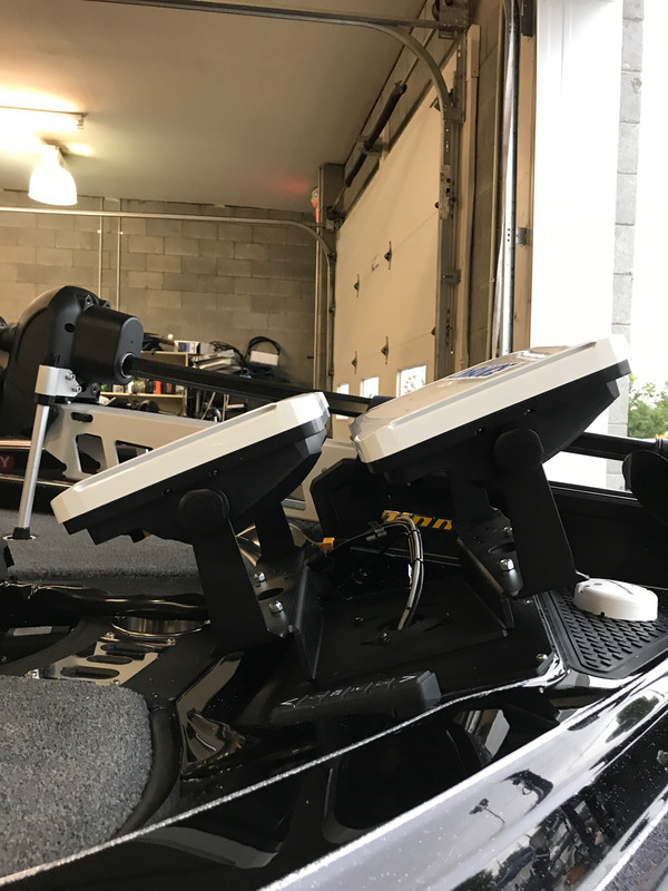 B67E4A66-F5DC-4B6D-A27E-C5F50302E200