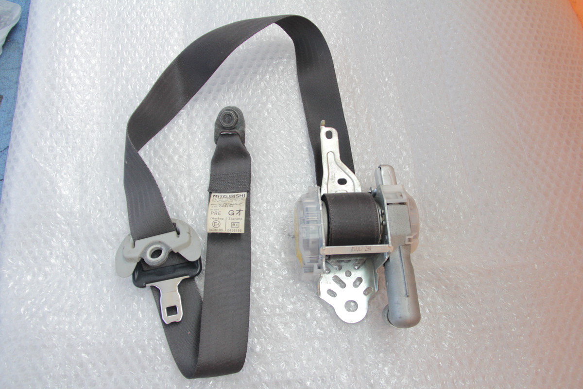 ?емень безопасности оригинал. Правый, без пиропатрона