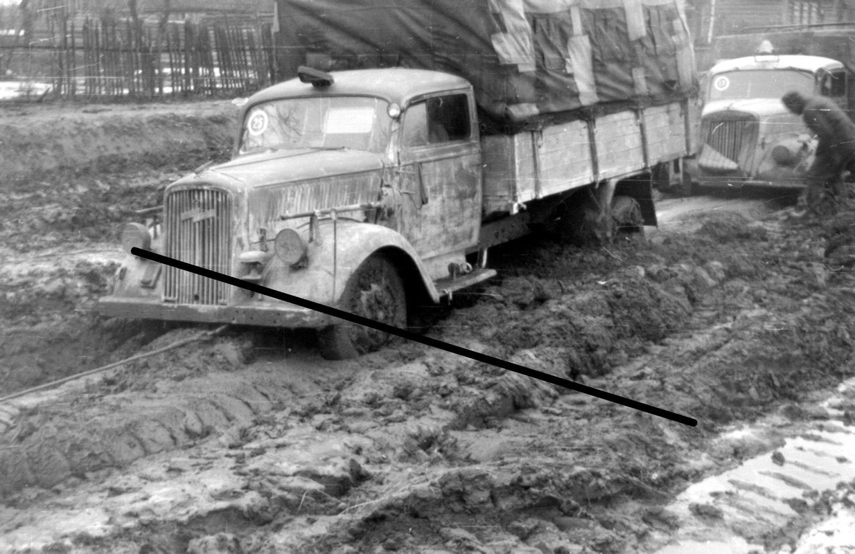 Rußland Ostfront Sd.Kfz LKW Opel Blitz Schlamm
