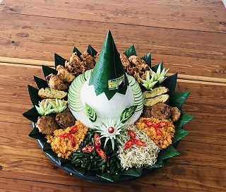 Dish of the Day - II - Page 7 Tumpeng-2