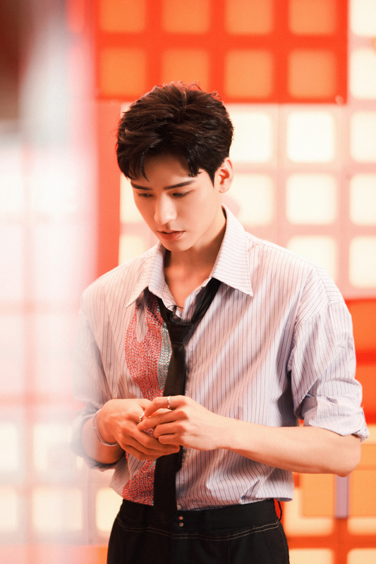 006DurXoly1hh5dy013j9j33344monpj