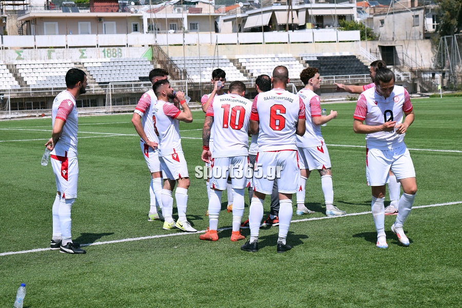 , &Pi;&alpha;&nu;&theta;&omicron;&upsilon;&rho;&iota;&alpha;&kappa;ό&sigmaf;- &Pi;&alpha;&lambda;&lambda;&eta;&xi;&omicron;&upsilon;&rho;&iota;&alpha;&kappa;ό&sigmaf; 3-0: &Mu;&epsilon; &tau;&omicron; &delta;&epsilon;&xi;ί &sigma;&tau;&alpha; &mu;&pi;&alpha;&rho;ά&zeta; &mu;&epsilon; &chi;&alpha;&tau; &tau;&rho;&iota;&kappa; &tau;&omicron;&upsilon; &Alpha;&gamma;&gamma;&epsilon;&lambda;ή (&phi;&omega;&tau;&omicron;&gamma;&rho;&alpha;&phi;ί&epsilon;&sigmaf;)