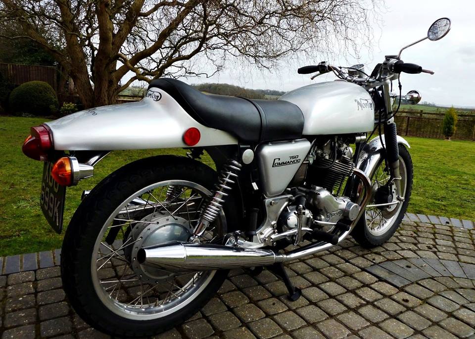 Norton Fastback_9