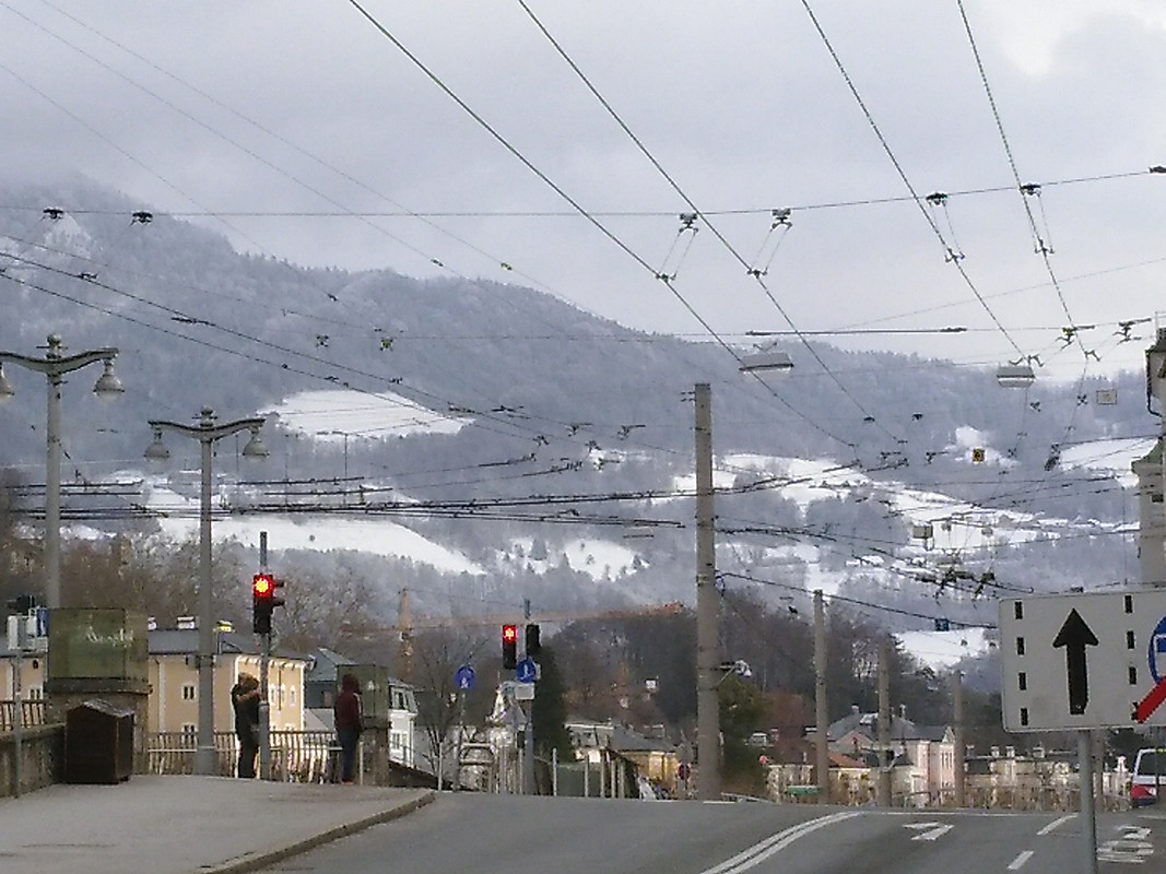 16089801279631999479718