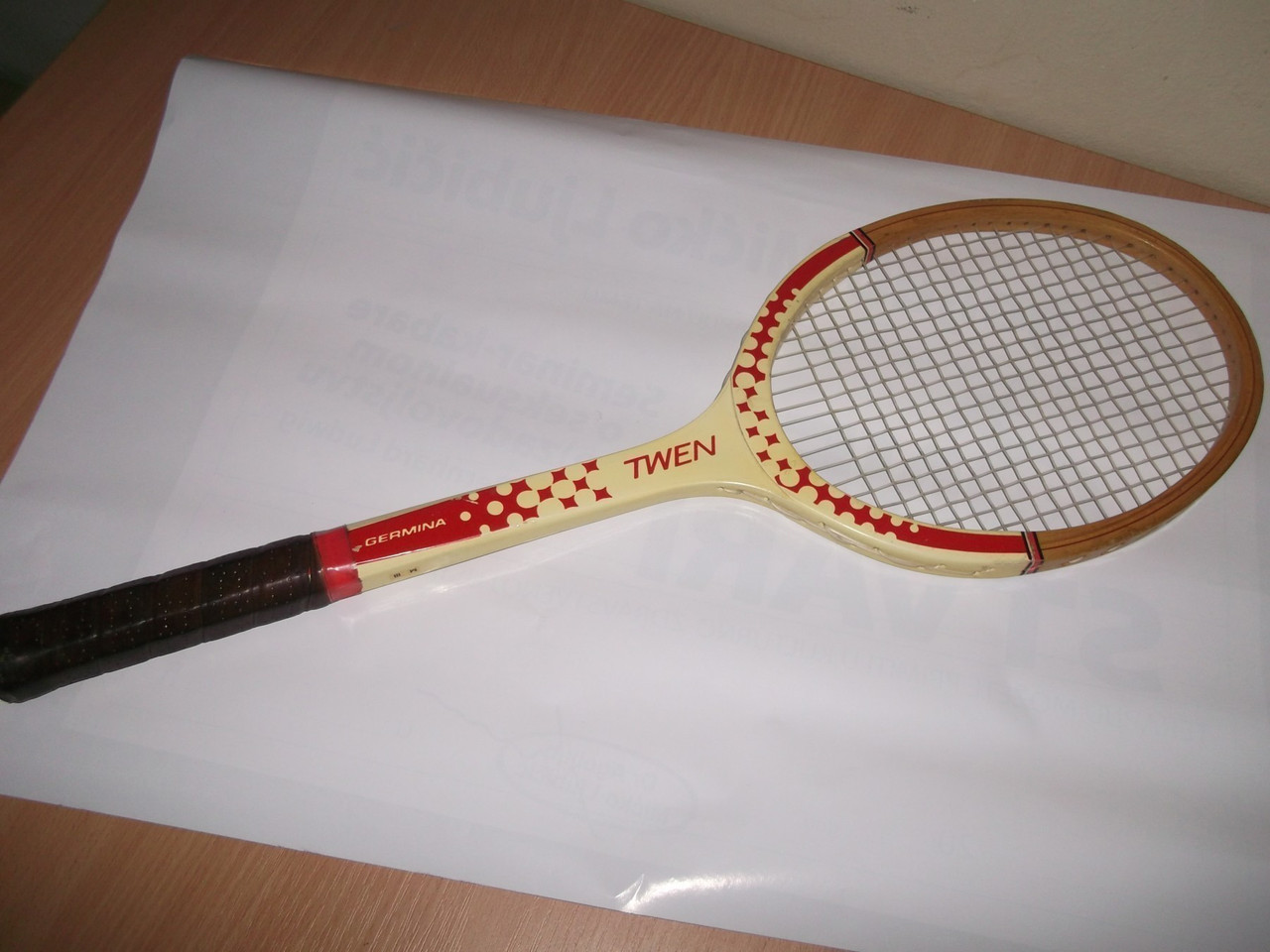 Germina_Twen_stari_drveni_reket_kao_nov_slika_O_167414177.jpg