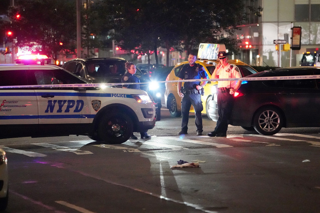 Pedestrians hit by truck in Manhattan
