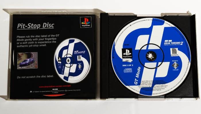 Некоторые игры для PlayStation 1 поставляются с ароматическими этикетками