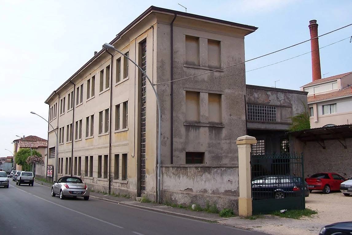 Ristrutturazione Edificio Residenziale e Commerciale a Vittorio Veneto - 1