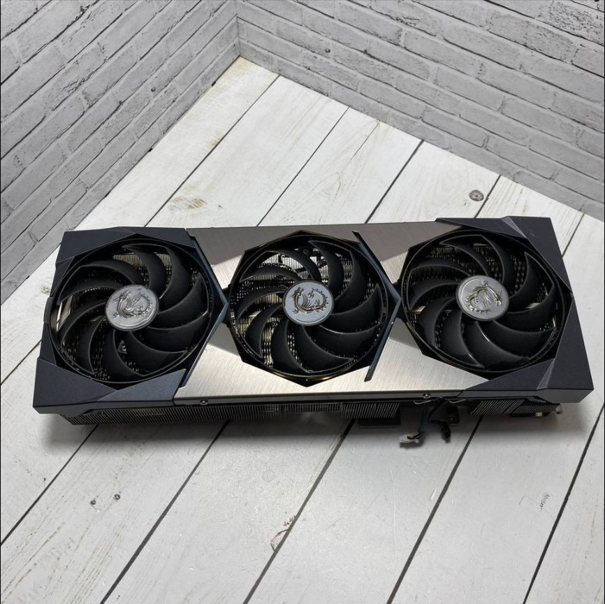 MSI RTX 3090Ti Suprim 1