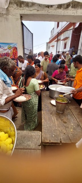 TANA. కాశీలో రెండవ రోజు అన్నదానానికి అపూర్వ స్పందన.