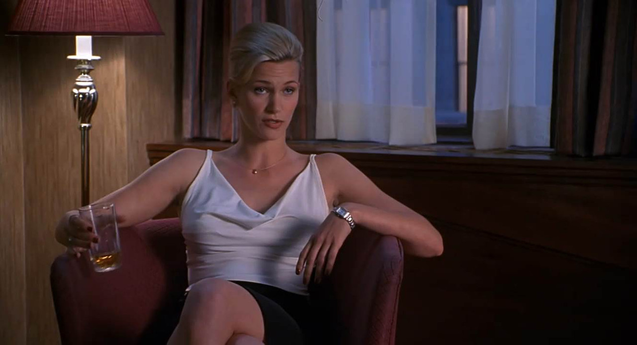 The Whole Nine Yards 2000 BluRay [Hindi + English] 480p, 720p ESub Screenshot