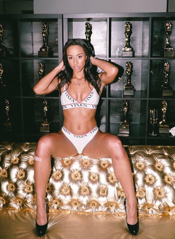 [Image: w700d1q75cms.jpg]