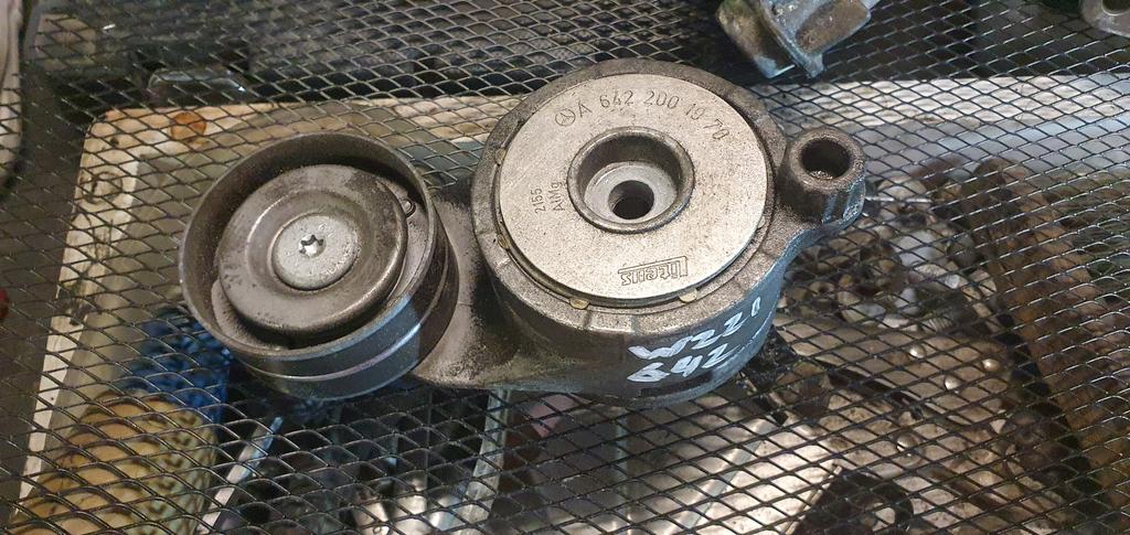 Натяжитель ремня