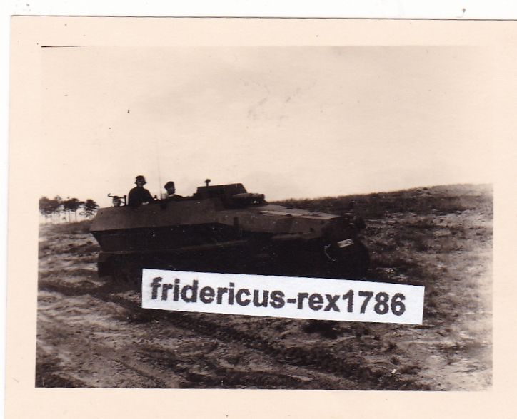 Foto elite deutscher Panzer Schützenpanzerwagen Sd.Kfz. 251-9 Au