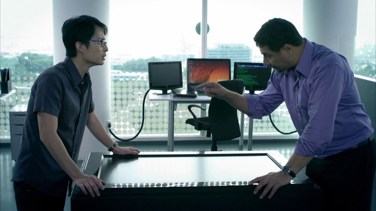 Robotropolis-2011-Blu-Ray-Hindi-English-720p-x264-AVC-DD-5-1-ESub-mkv-0006