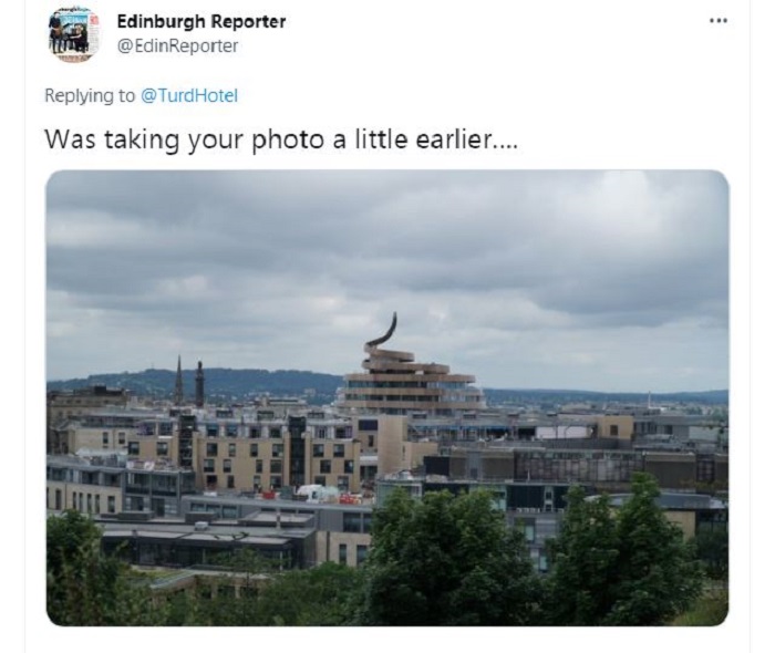 Hotel yang berbentuk seperti emoji poop.
