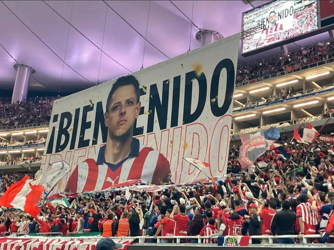 Chicharito Hernández enloquece al Estadio Akron en su regreso a Chivas