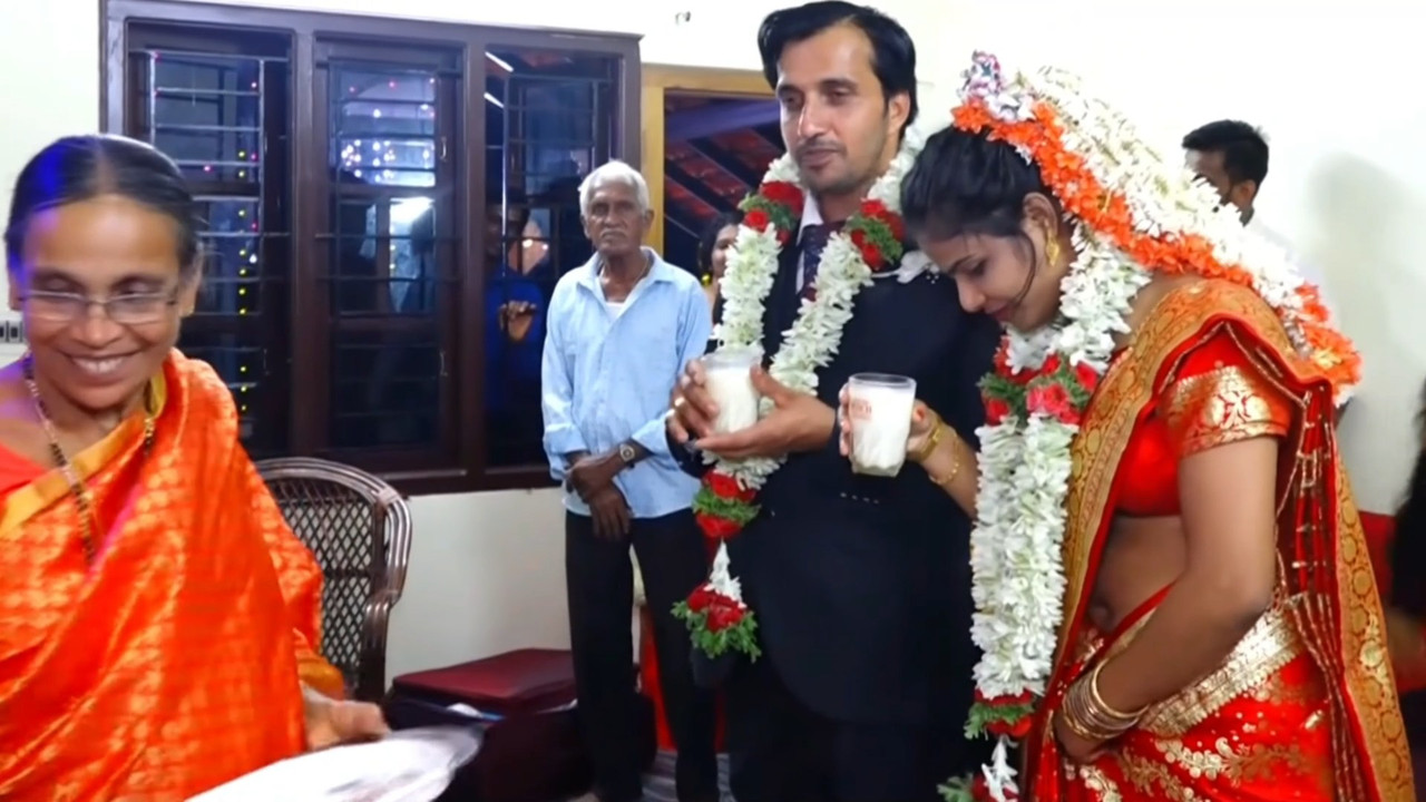 Tulu bride sexy deep navel side view mp4 snapshot 00 32 876