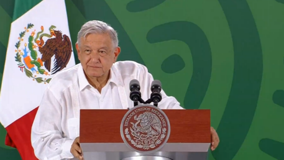 AMLO se burla y asegura que en marcha de 'defensa' del INE hubo mucho robo de carteras