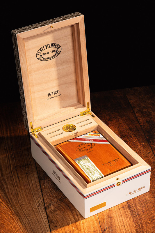 El Rey del Mundo Tico ER Costa Rica open humidor 1 1000x1500