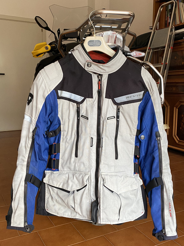 FAF36605-E87B-49D0-9711-1219C245406D