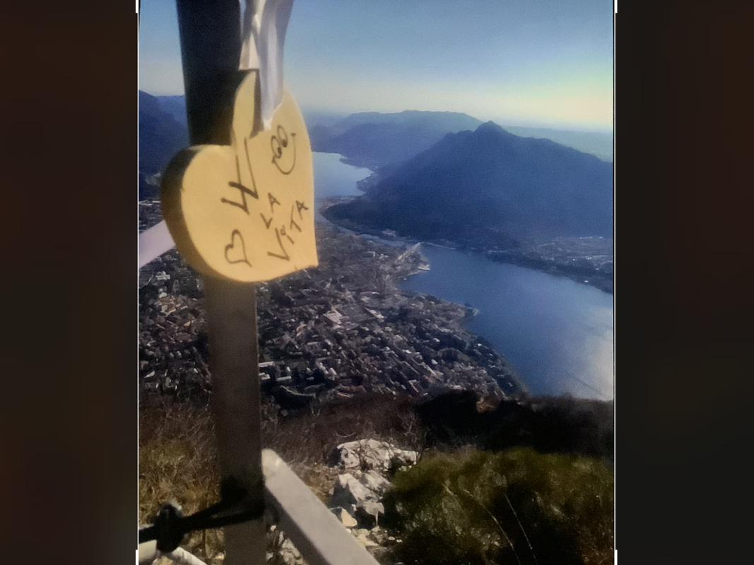 1EE6B883-E46E-42DD-A88C-6D8DFD265978