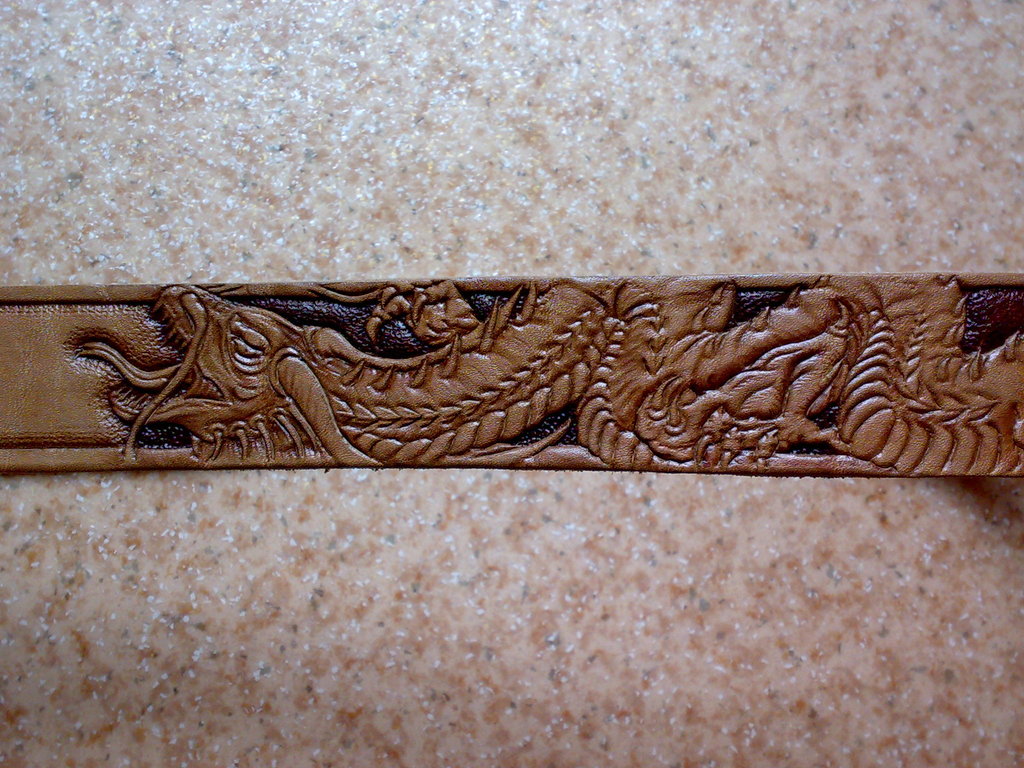 дракон2 гравировка тиснение кожи