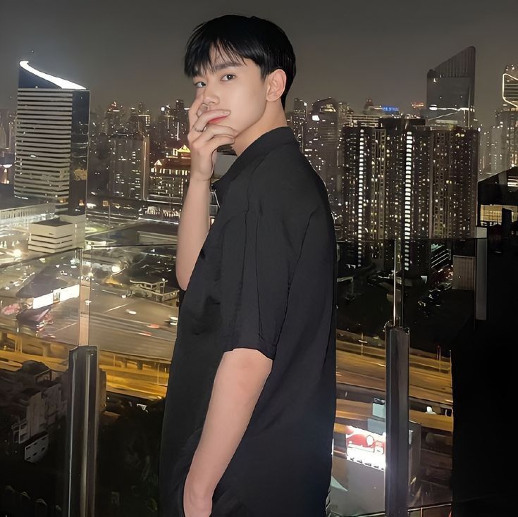 Foto-Cowok-Ganteng-Buat-Foto-Profil-23.j