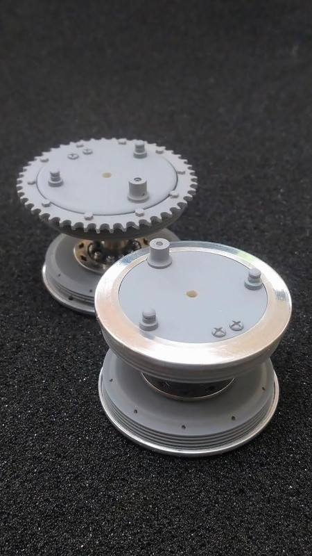 Front hub
