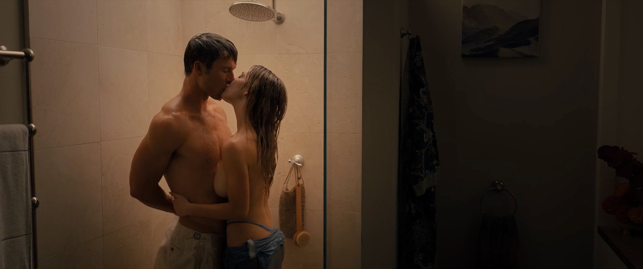 Sydney.Sweeney_Anyone.But.You.00_00_58_11.Still012