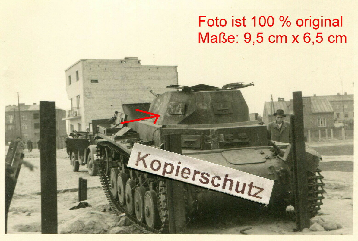 Polen , Panzer Rgt. 36 , 4 PD , Panzer getroffen an Straßensperre in Warschau