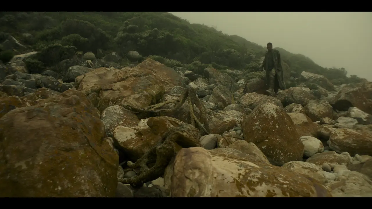 Raised.By.Wolves.S02E01.The.Collective.1080p.WEBMux.ITA.ENG.DD5.1.Multisub.x264-BlackBit[screenshot 