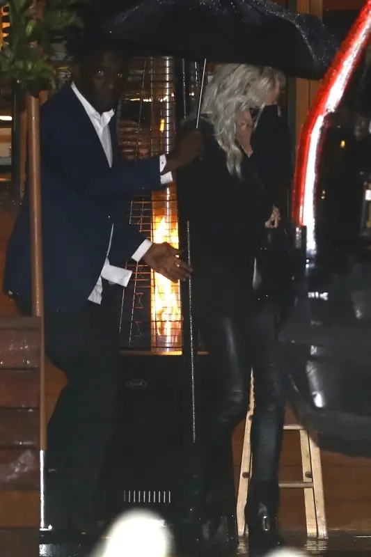 5-4-23-Leaving-Soho-House-restaurant-in-
