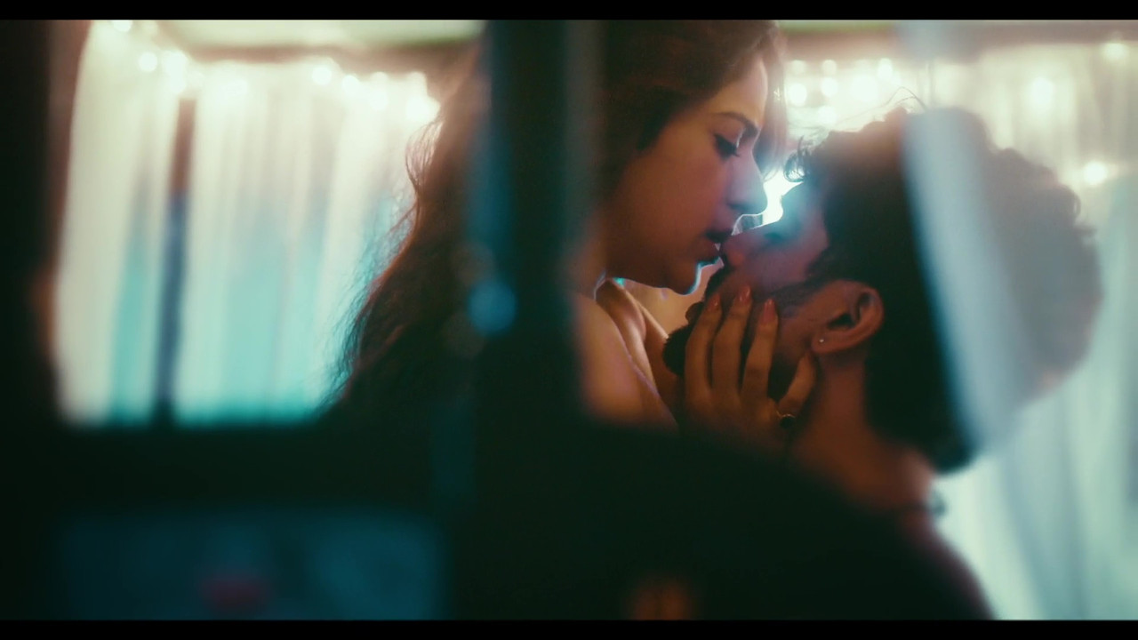 [Image: vlcsnap-2025-04-16-23h11m43s643.jpg]