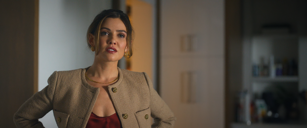 The.Waterfront.S01E08.Lost.at.Sea.2160p.10bit.NF.WEB-DL.DDP5.1.HEVC-Vyndros.mkv_snapshot_03.44_[2025