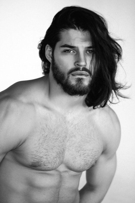 Ai thích trai Châu Âu tóc dài lãng tử sexy như tui hông?