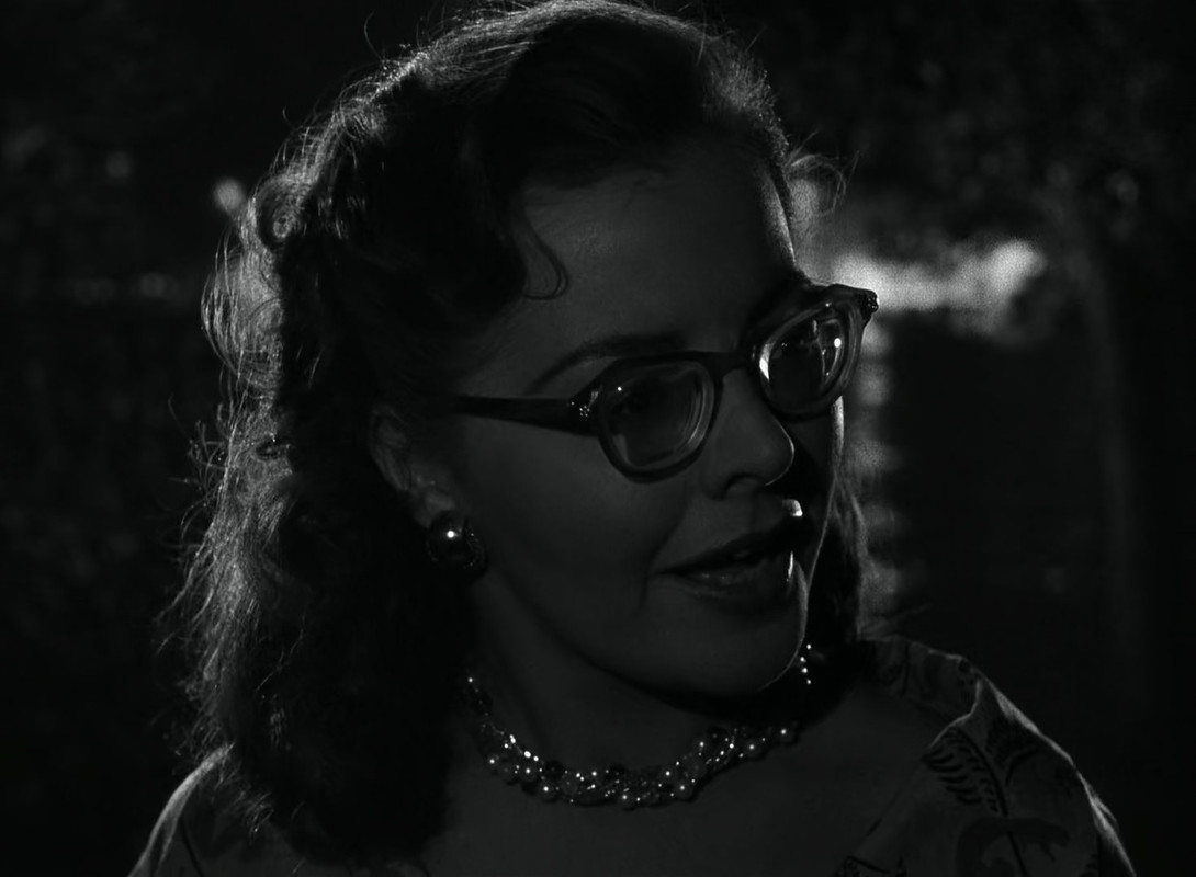 Strangers.on.a.Train.1951.1080p.BluRay.x265-RARBG.mp4_20201227_130133.826