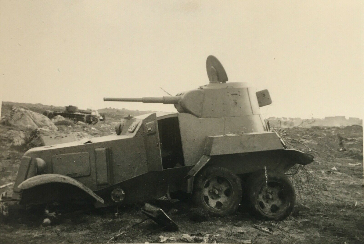 Gebirgsjäger - ABGESCHOSSENER SPÄHPANZER