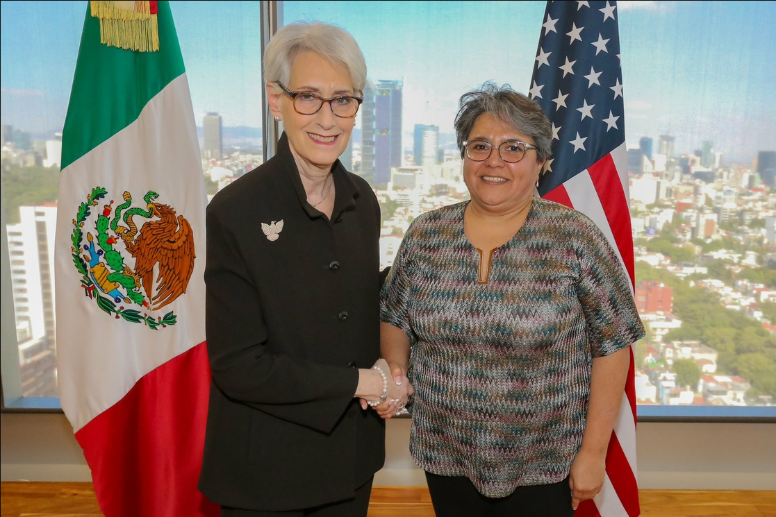 Raquel Buenrostro se reune con Wendy Sherman,secretaria adjunta de EEUU