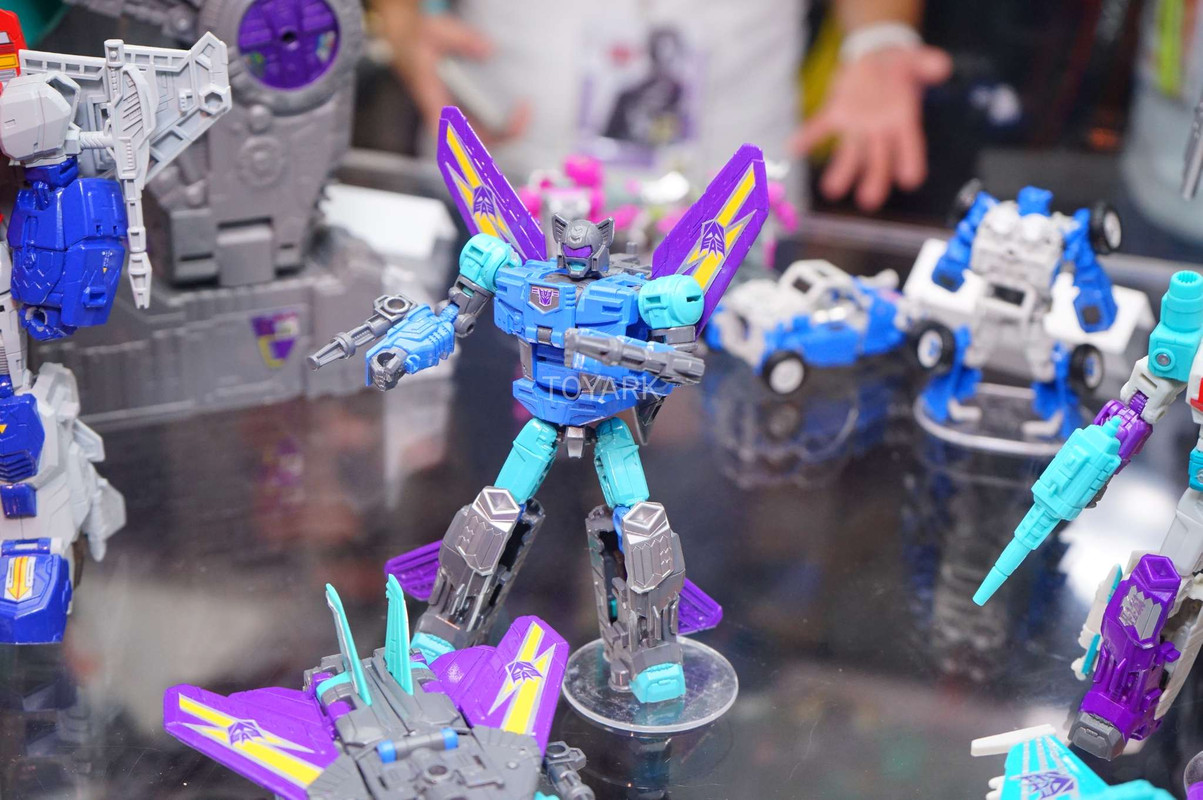 SDCC-2017-Transformers-Hasbro-Thurs-033