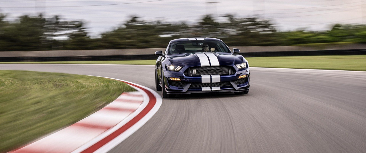 2019 Ford Mustang Shelby GT350 (2)