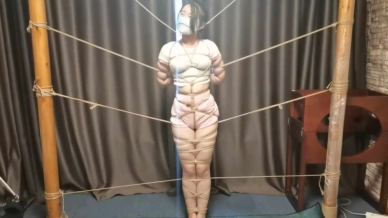 一绳所爱 小花影五花捆绑在柱子中间玩弄 上.mp4_20220821_144024.868