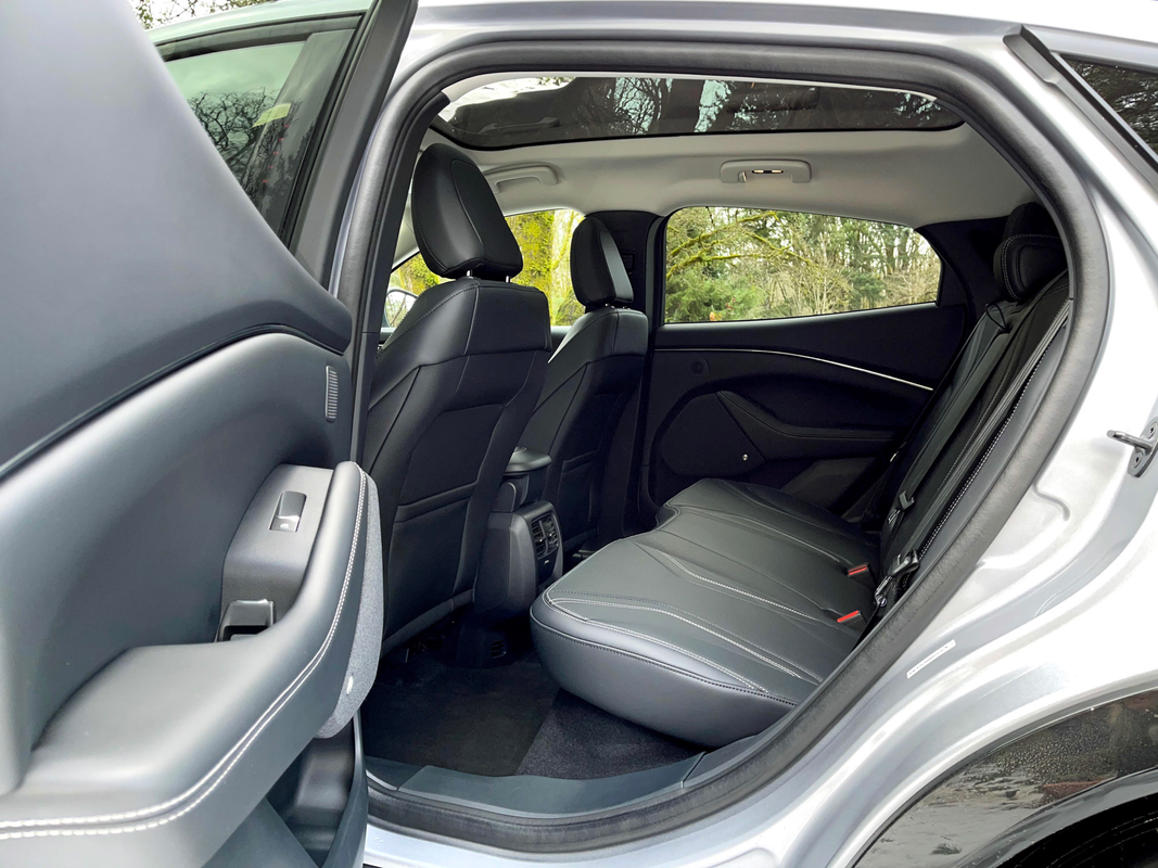 0BAEF42B-7FB6-4A4D-896C-E4C216A20D7D