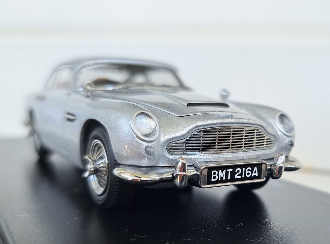 REVIEW: Aston Martin DB5 007 - Xiaoguang Model in 1:43 scale
