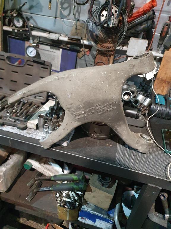 Рычаг подвески задний нижний