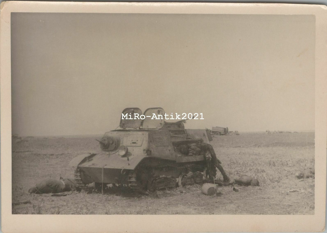 Foto, Wk2, Spuren des Krieges nach Kampf in Russland, Spähpanzer, 01