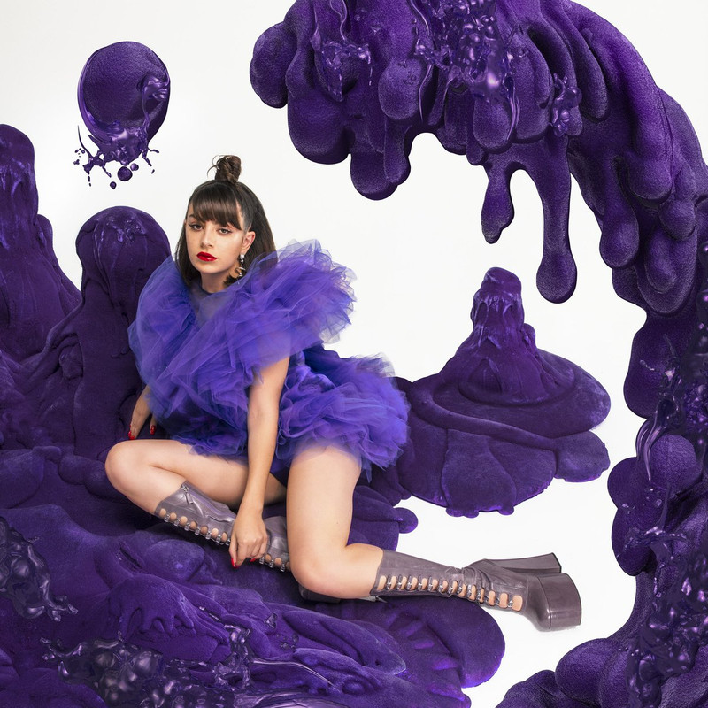 charli-xcx-focus-cdq